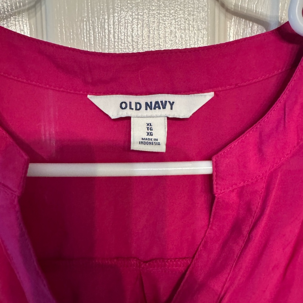 Old Navy Sleeveless Fuchsia Blouse - Picture 2 of 6